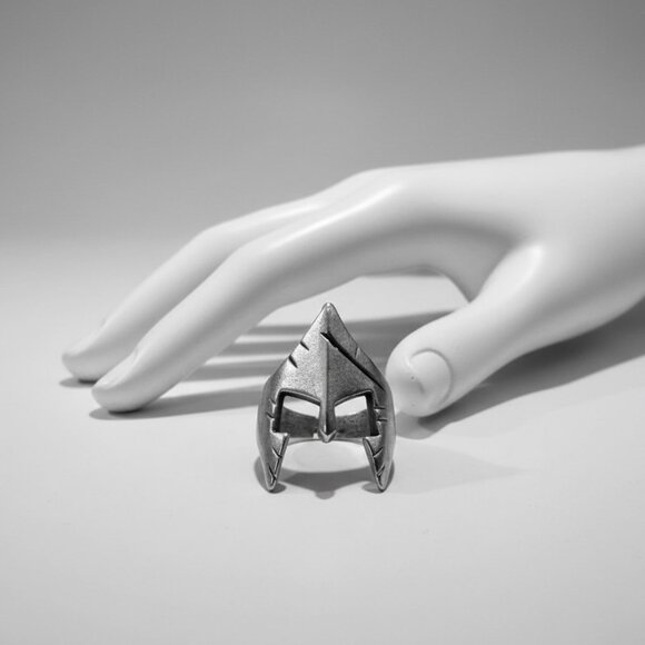 Antique Silver Animal Ring: Adjustable Lion Head Jewellery, Boho Chic Ring - Picture 6 of 7